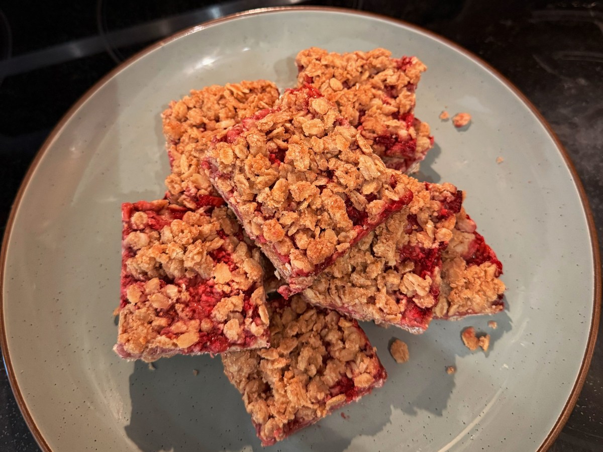 Strawberry Oat Bars
