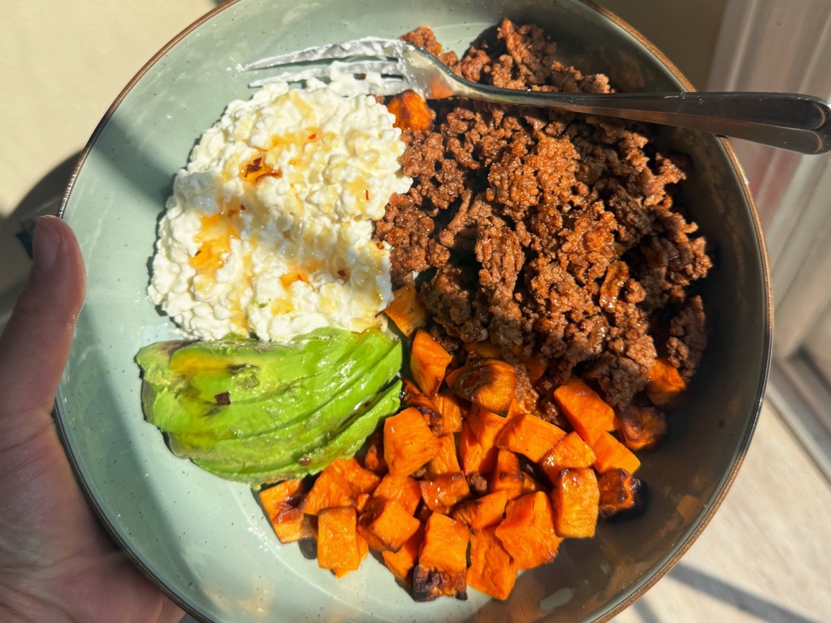Viral Ground Beef Cottage Cheese Bowl w Hot&nbsp;Honey