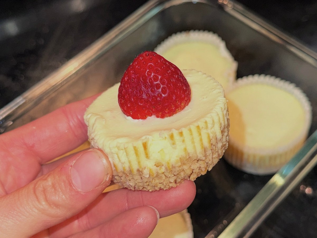Healthy Greek Yogurt Cheesecake&nbsp;Cups