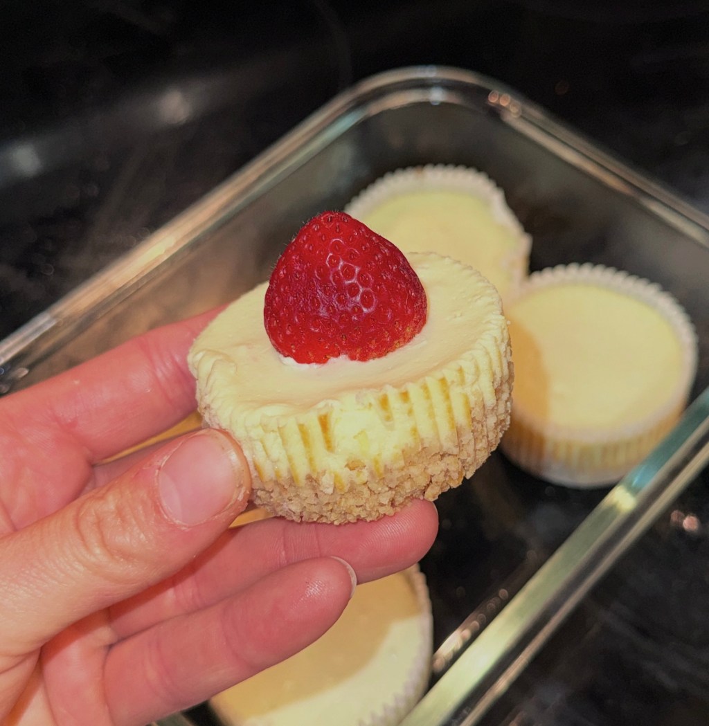Healthy Greek Yogurt Cheesecake&nbsp;Cups